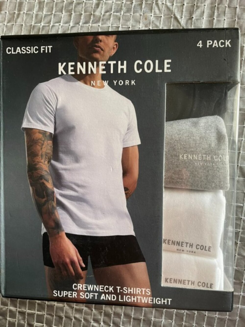 Kenneth Cole set of four crewneck T-shirt size Small